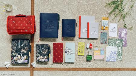 ほぼ日手帳2026では、『ムーミン』の世界の手帳や文具