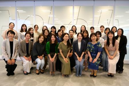 女性のキャリア開発支援のため、８社合同で「クロスメ