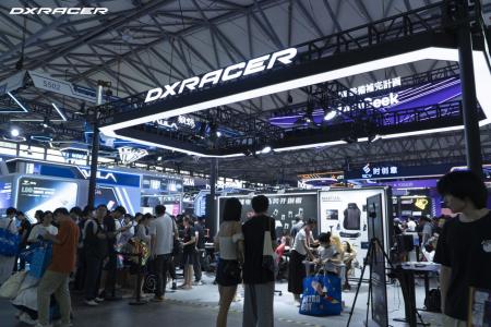ゲーミングチェアの世界的パイオニア「DXRACER」、202