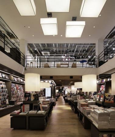 【湘南T-SITE】閉店後の店内で非日常な体験を。「SUMM