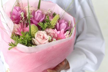 今月はどんな花？　毎月花と色が変わる「誕生日ブーケ