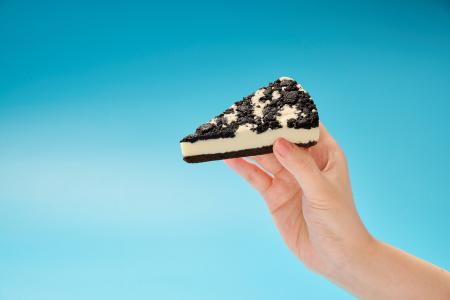 片手で食べられる「かじるスイーツ」シリーズに「クッ