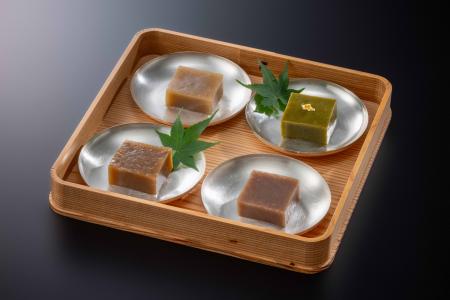 「京都 つる家　生ういろう」本わらび粉を使った手作