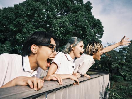 今年で全員やっと20歳！まだまだティーンエイジャーの