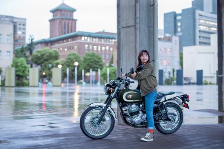 クラシックの美学を、日常に─カワサキから「W230」NEW