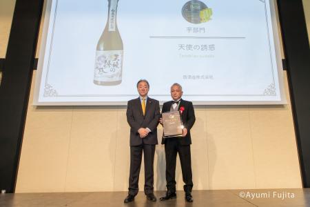 世界が認めた!西酒造『天使の誘惑』が前人未到のW受賞