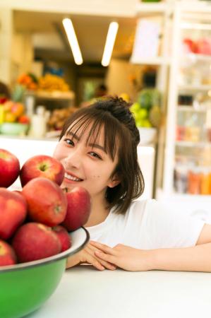 話題沸騰の若手俳優・藤崎ゆみあのファースト写真集発