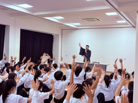 現役俳優による特別授業！地元中学校で歌舞伎の世界を