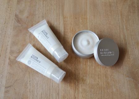 寝ているあいだに集中保湿！こっくり濃厚、手肌utf-8