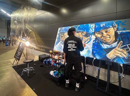 エスコンフィールドHOKKAIDOで壁画を6作品手がけたOVE