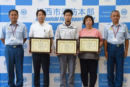 バイクにまたがったまま転倒 命を救った目撃者4名に感