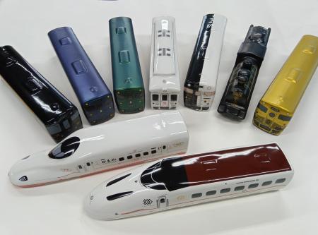 カプセルをあけて夢の列車旅へ！特急列車のチケットが