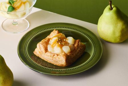 【秋スイーツ】秋の味覚〈洋梨〉が主役のフルーツパイ