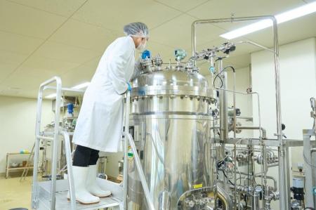 AI発酵制御を搭載したうま藻の生産現場、通称「うま藻