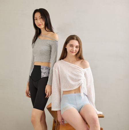 甲南女子大学と産学連携でデザインしたガードルを新発