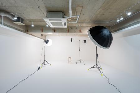 家族写真家 SOTA が写真館「Studio Root/B（ルートビ