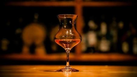 BAR 新宿ウイスキーサロン、金曜・土曜日の昼営業をス