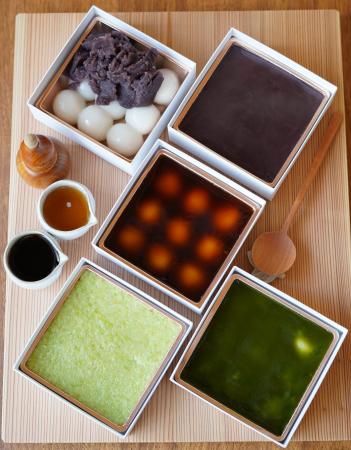 浅草の人気の甘味処「甘味みつや」で持ち帰り専門店の