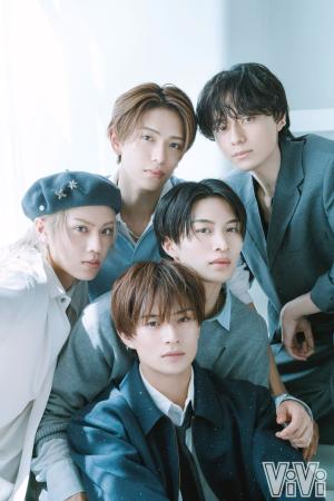 ジュニアの大注目グループ・ACEesがViVi10月号に揃っ