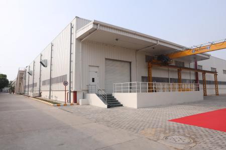 アネスト岩田 | インドのコンプレッサ組み立て工場を