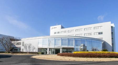ユシロ、食品事業者向けに開発した光触媒添加剤でレジ