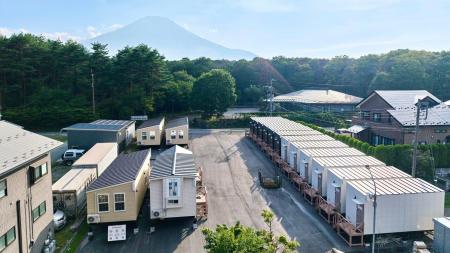 自然と利便性を兼ね備えた新しい滞在拠点。トレーラー