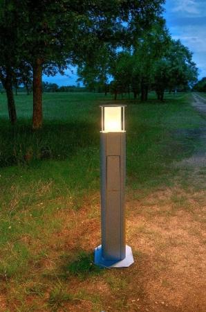 夜のエクステリア空間を上質に演出　アルミニウム合金