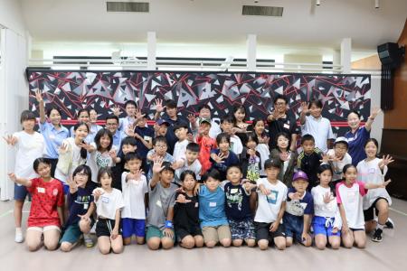 カンボジアと日本の子どもたちがARスポーツ「HADO」で