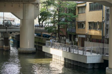 大阪市を流れる“東横堀川”沿いにシェア型書店カutf-8 大阪市を流れる“東横堀川”沿いにシェア型書店カutf-8