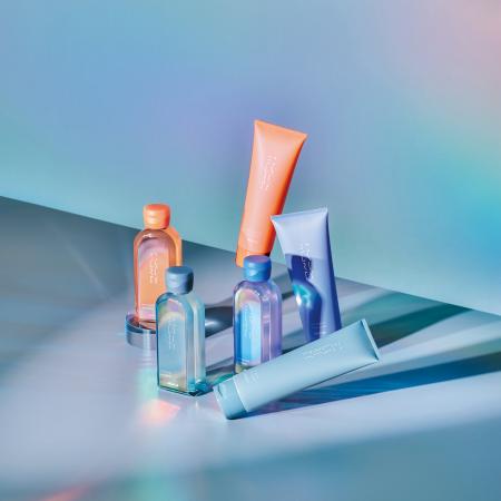 髪本来の美しさを、“未傷※1“ケアで引き出す。髪表面 髪本来の美しさを、“未傷※1“ケアで引き出す。髪表面