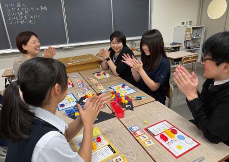 「高校生が“交渉力”と“先を読む力”を育む」ビジネスコ 「高校生が“交渉力”と“先を読む力”を育む」ビジネスコ