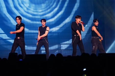 韓国の4人組ボーイズグループ・HIGHLIGHTが約1年ぶり 韓国の4人組ボーイズグループ・HIGHLIGHTが約1年ぶり