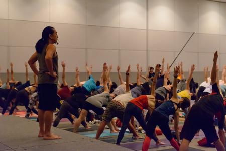 忙しい現代人に「ヨガを日常に」　アジア最大級utf-8