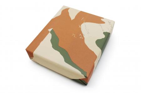 環境に配慮した「国産竹100％」の包装紙。10月から和