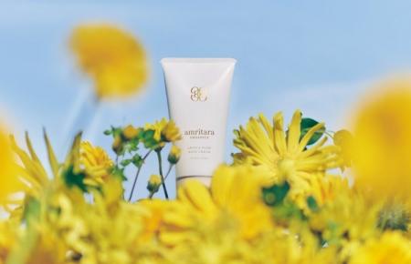 日本で育ったアルニカで。見せたくなる美しいネックと 日本で育ったアルニカで。見せたくなる美しいネックと