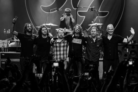 来日迫る！FOO FIGHTERS 新ドラマーを迎えて先日急遽