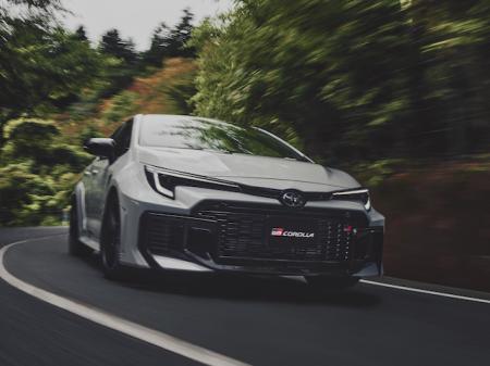 街中だけでなく、ニュルブルクリンクのような過酷...