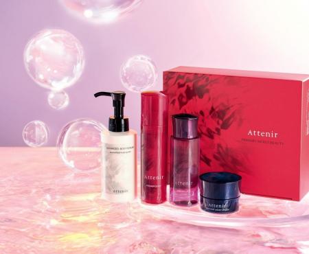 みずみずしさをたたえ、ツヤ・ハリまでもみなぎる肌へ