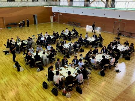 全国の青年市長と日本YEGが一堂に会し、日本の未来に 全国の青年市長と日本YEGが一堂に会し、日本の未来に