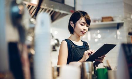 モバイルオーダーのLBB、管理画面に「AIエージェント
