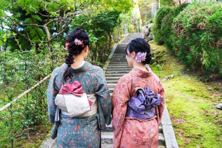 和装で祇園を満喫　「Rinn Gion Hanatouro」着物utf-8