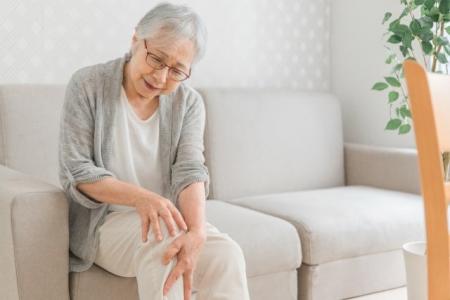 【中高年に調査】膝の痛み　約3人に1人が悩む一方で、