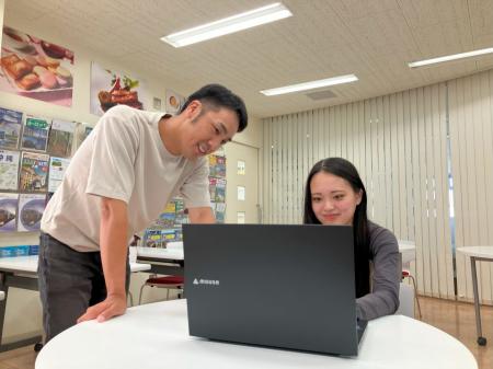 【国際外語・観光・エアライン専門学校】（株）dottと