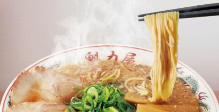 【美味しさ刷新】魁力屋自慢の中細麺が、さらに美味し