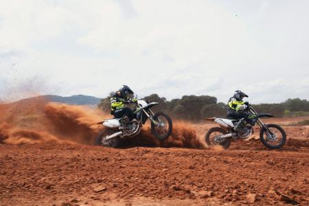トライアンフから2026年モデル「新型TF 450-X」発表の