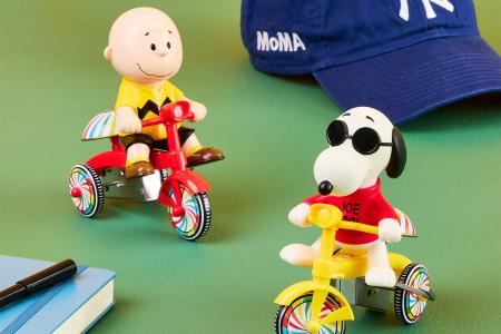 【MoMA Design Store】「75 Years of Peanuts」チャー
