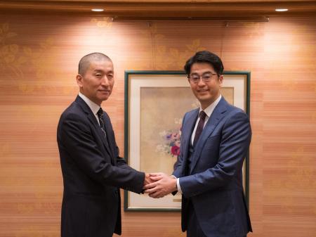 株式会社古窯ホールディングス、株式会社明友の株式取