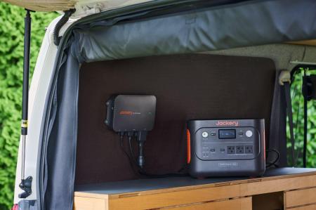 Jackery初の走行充電器「Jackery Drive Charger 600W