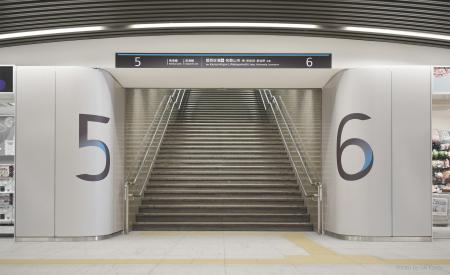 GK京都、南海電鉄の駅サインをリニューアルデザイン