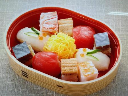 学生が考案した「月うさぎの彩り弁当」を京阪百utf-8